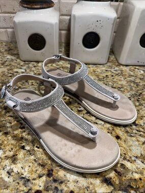 White Mountain sandals